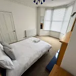 Bright & Cozy Private Room Near Bristol City Centre